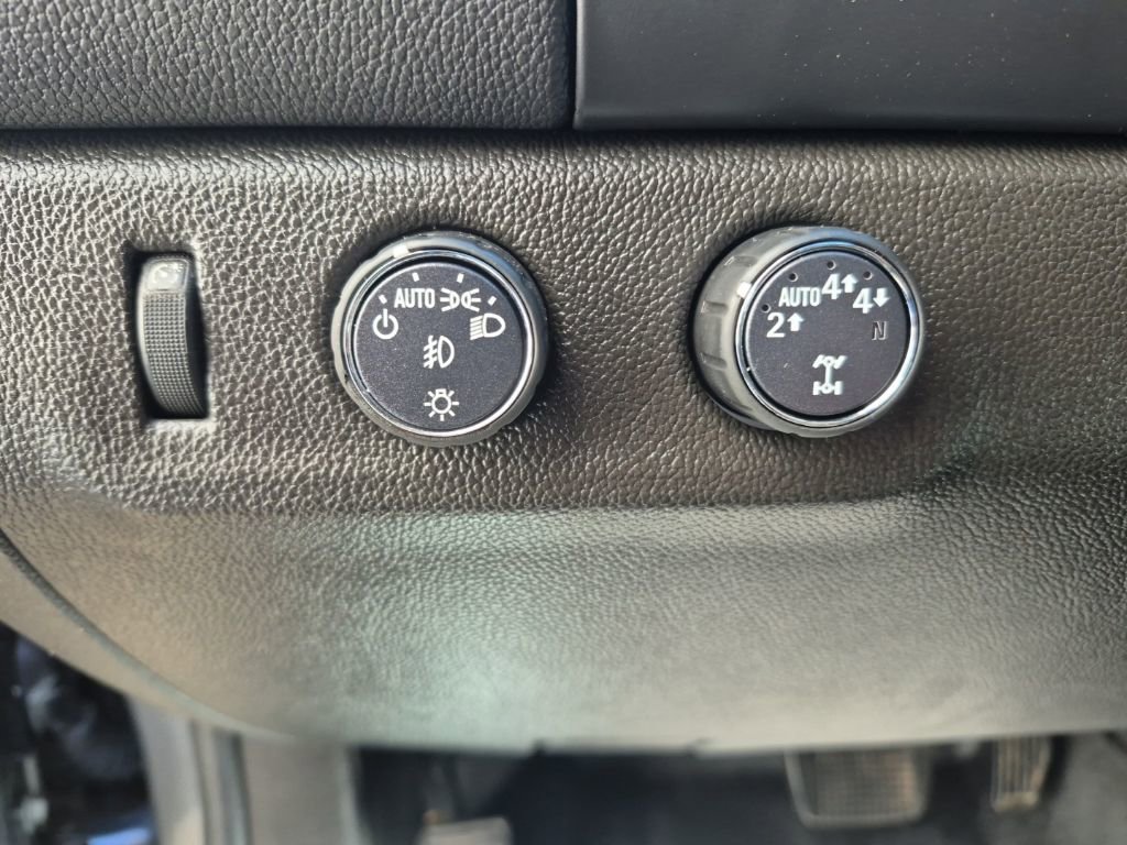Used 2020 Chevrolet Colorado LT w/ LT Convenience Package AWD/4WD image 12