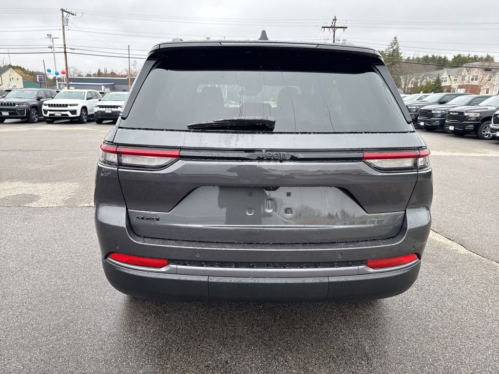 New 2026 Jeep Grand Cherokee Altitude image 4