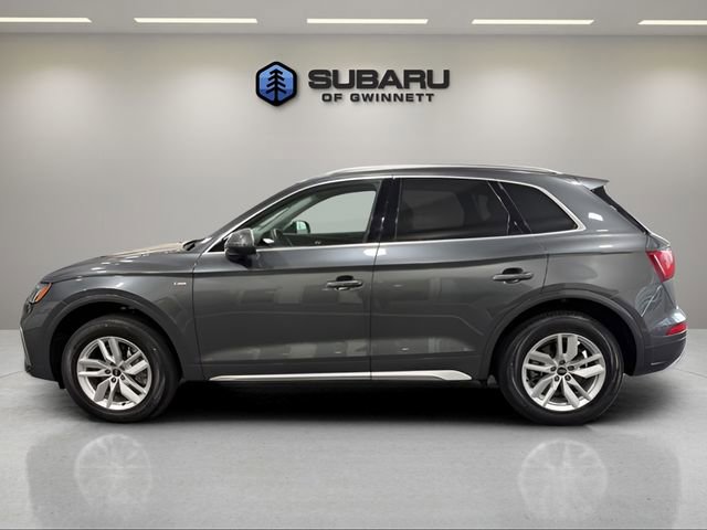 Used 2023 Audi Q5 2.0T Premium w/ Convenience Package image 2