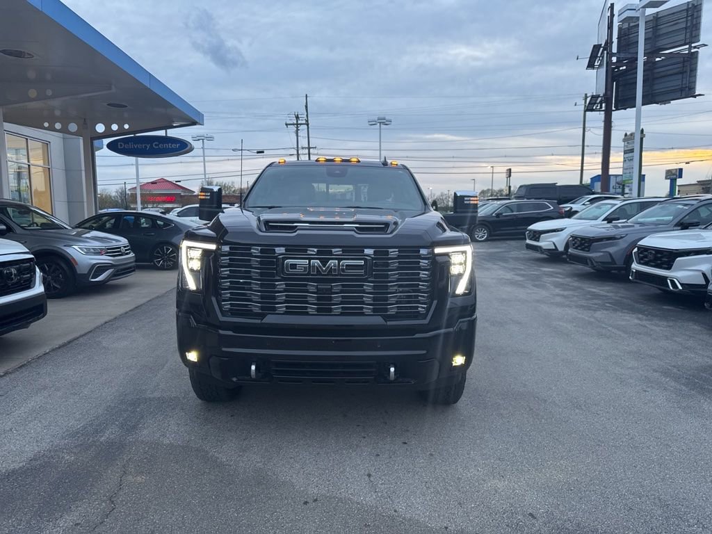Used 2025 GMC Sierra 3500 Denali Ultimate image 3