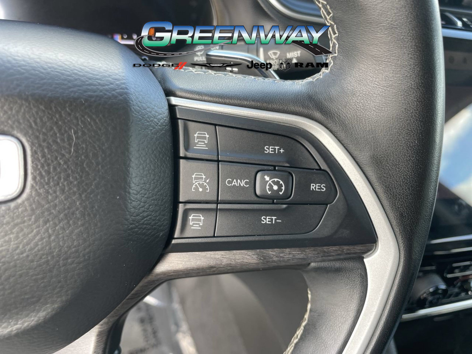Used 2022 Jeep Grand Cherokee L Limited AWD/4WD image 30