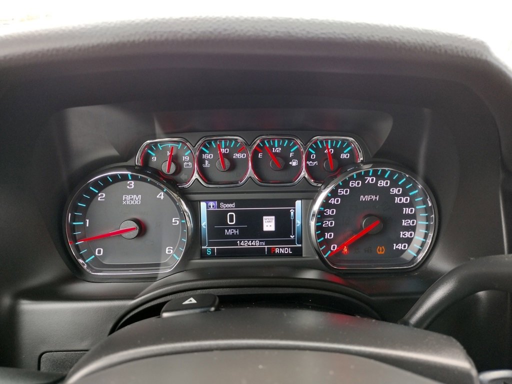 Used 2019 Chevrolet Suburban LT image 20