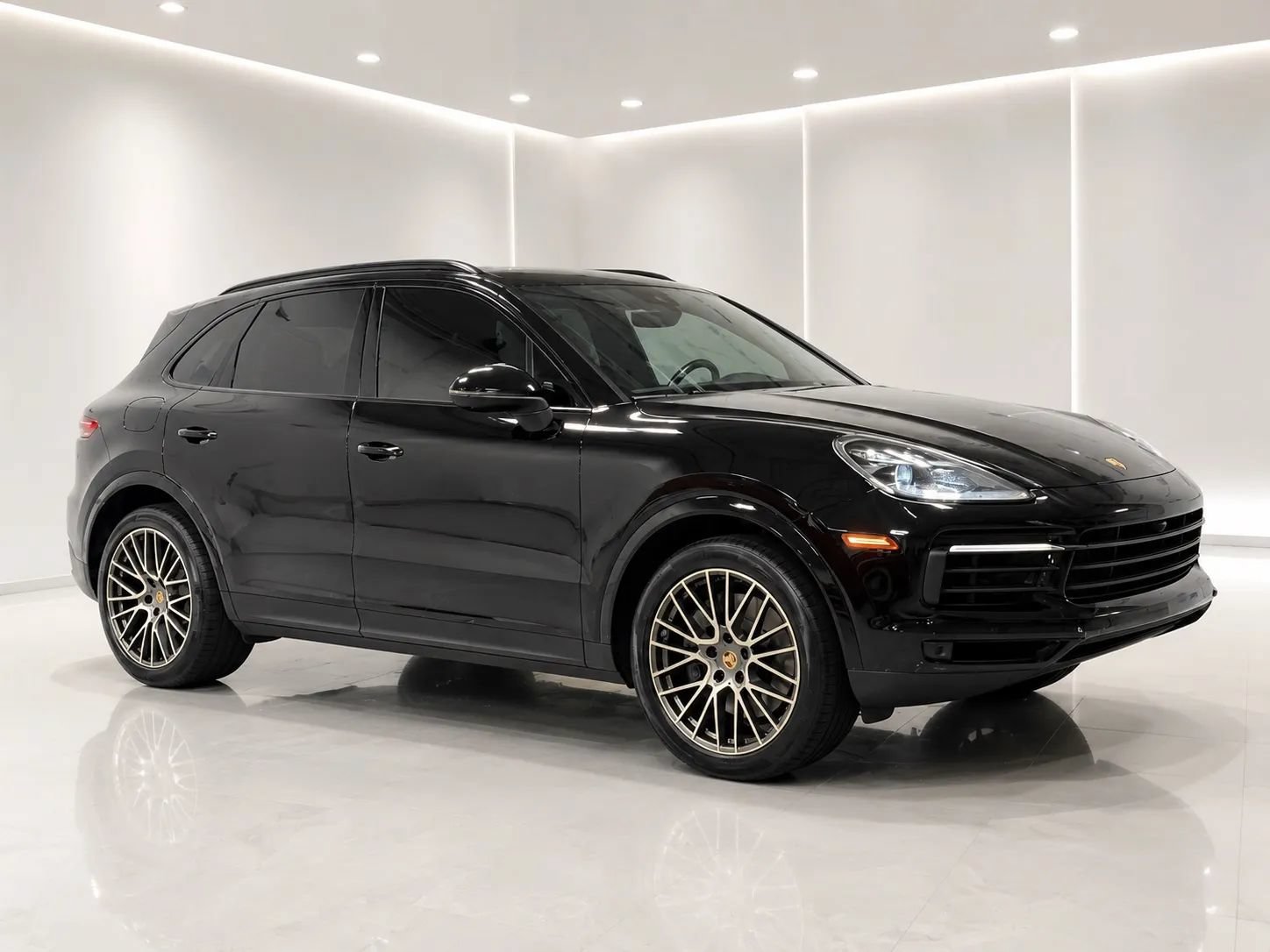 Used 2023 Porsche Cayenne S Platinum AWD/4WD image 2
