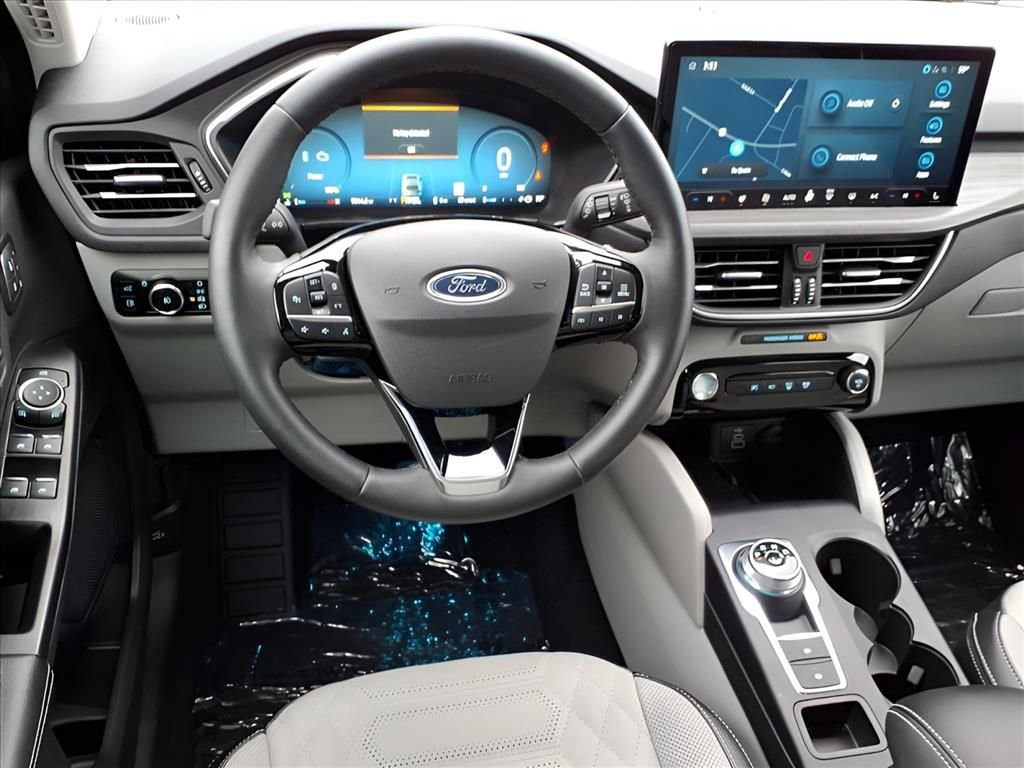 Used 2024 Ford Escape SE w/ PHEV Premium Package image 3