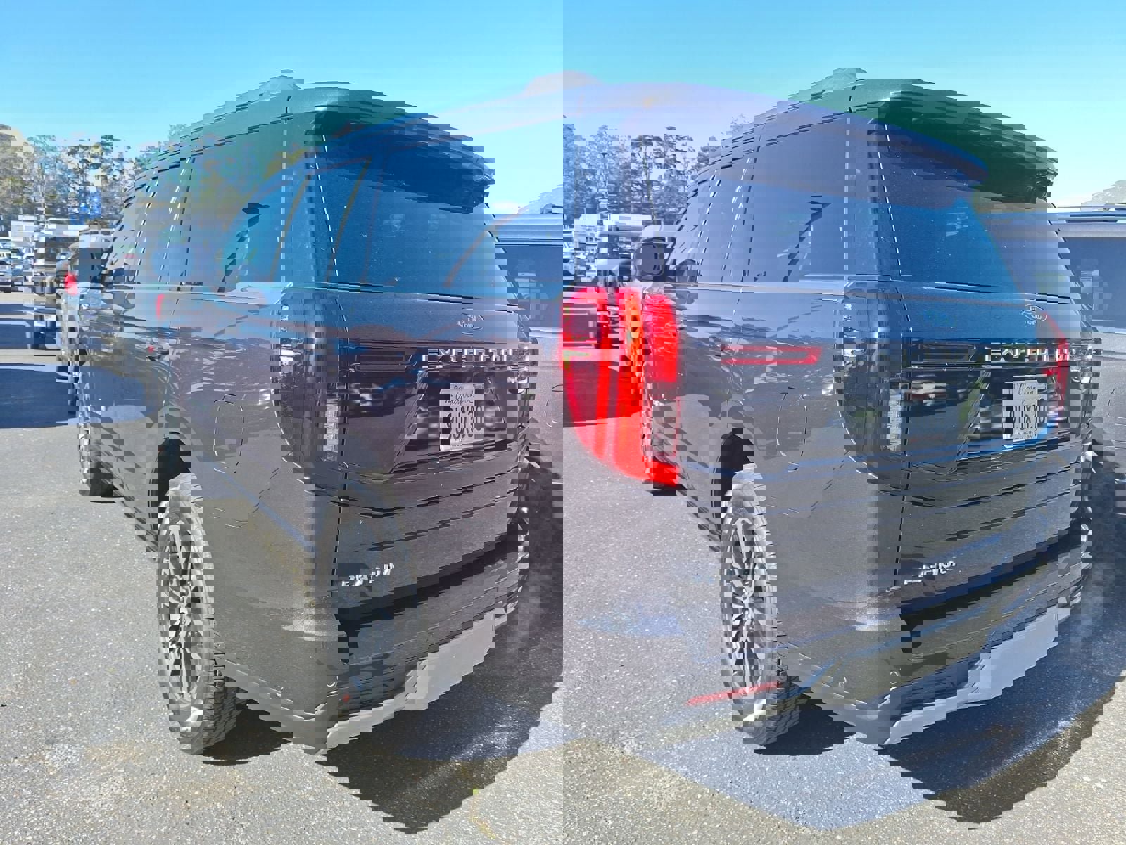 Certified 2025 Ford Expedition Platinum image 4