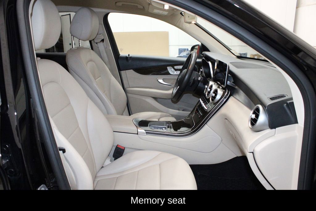 Used 2020 Mercedes-Benz GLC 300 4MATIC image 14