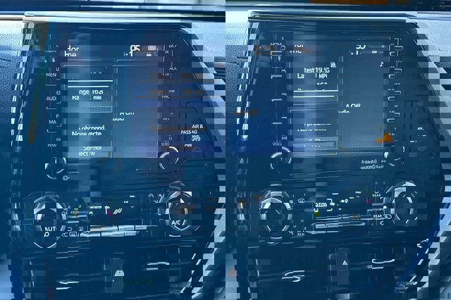 Used 2020 Toyota Highlander LE image 22