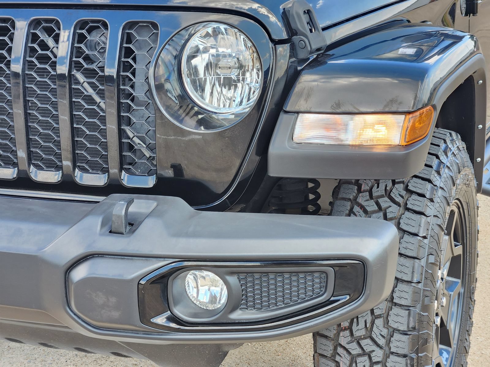 Used 2022 Jeep Gladiator Sport AWD/4WD image 10