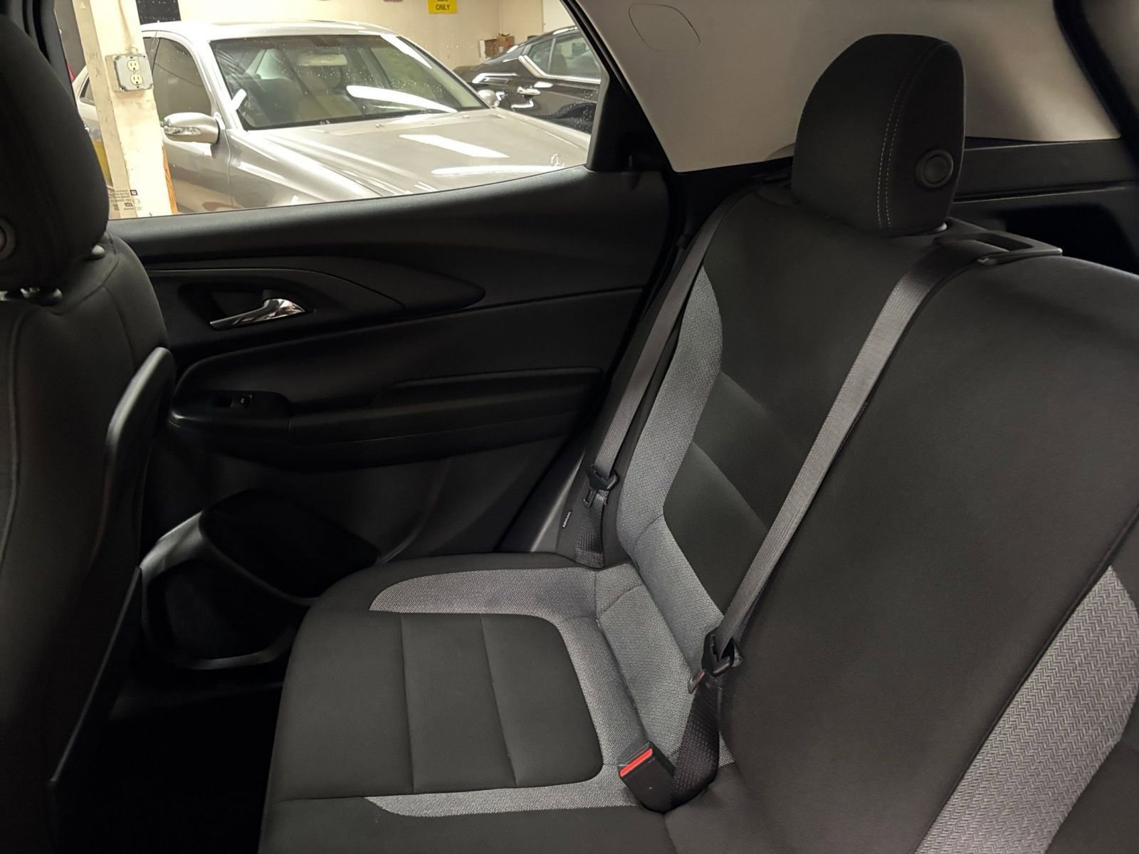 Used 2025 Chevrolet TrailBlazer LT FWD image 38