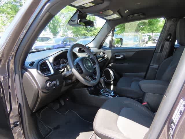 Used 2021 Jeep Renegade Latitude AWD/4WD image 2
