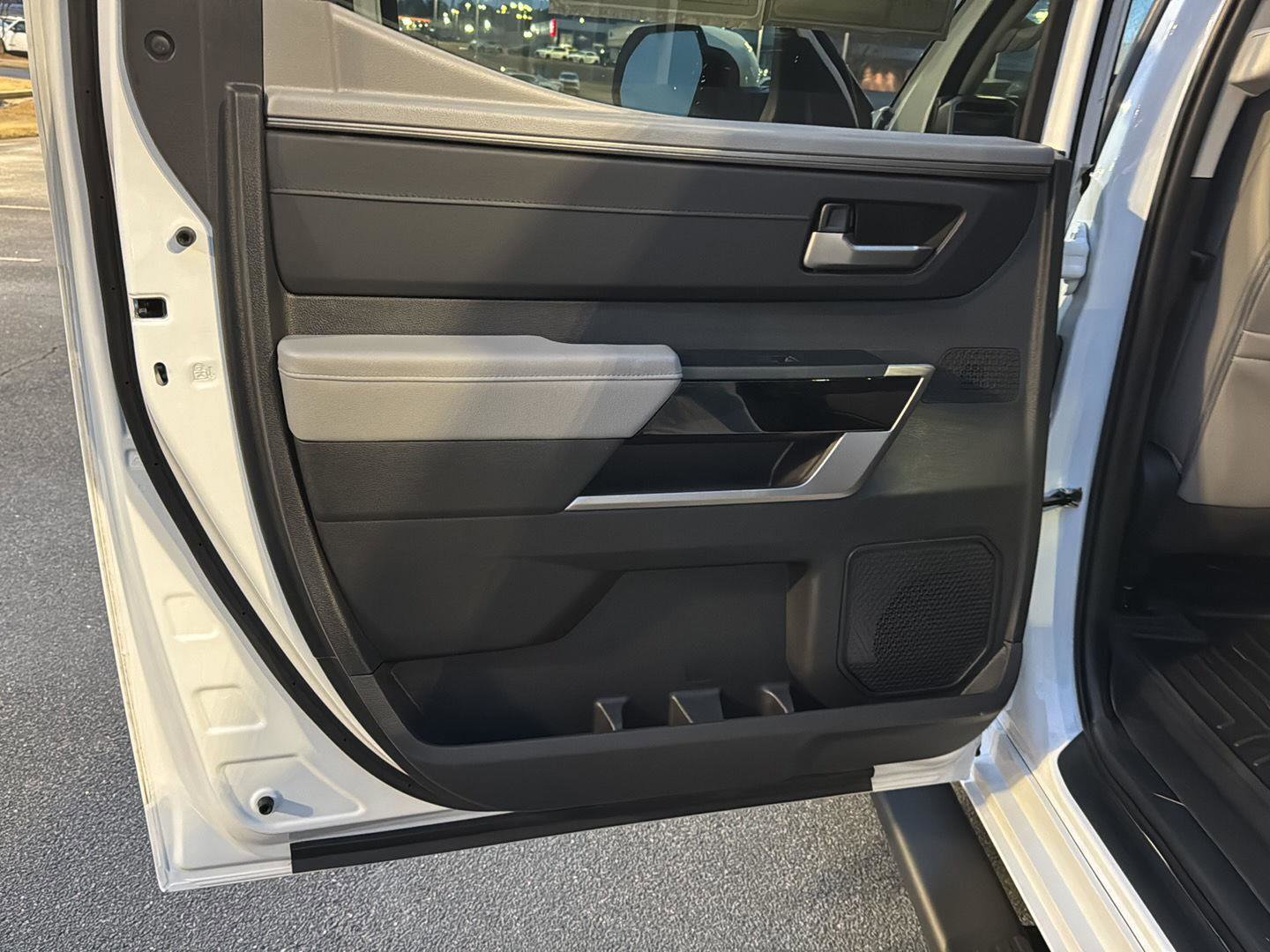 Used 2024 Toyota Tundra Limited image 15