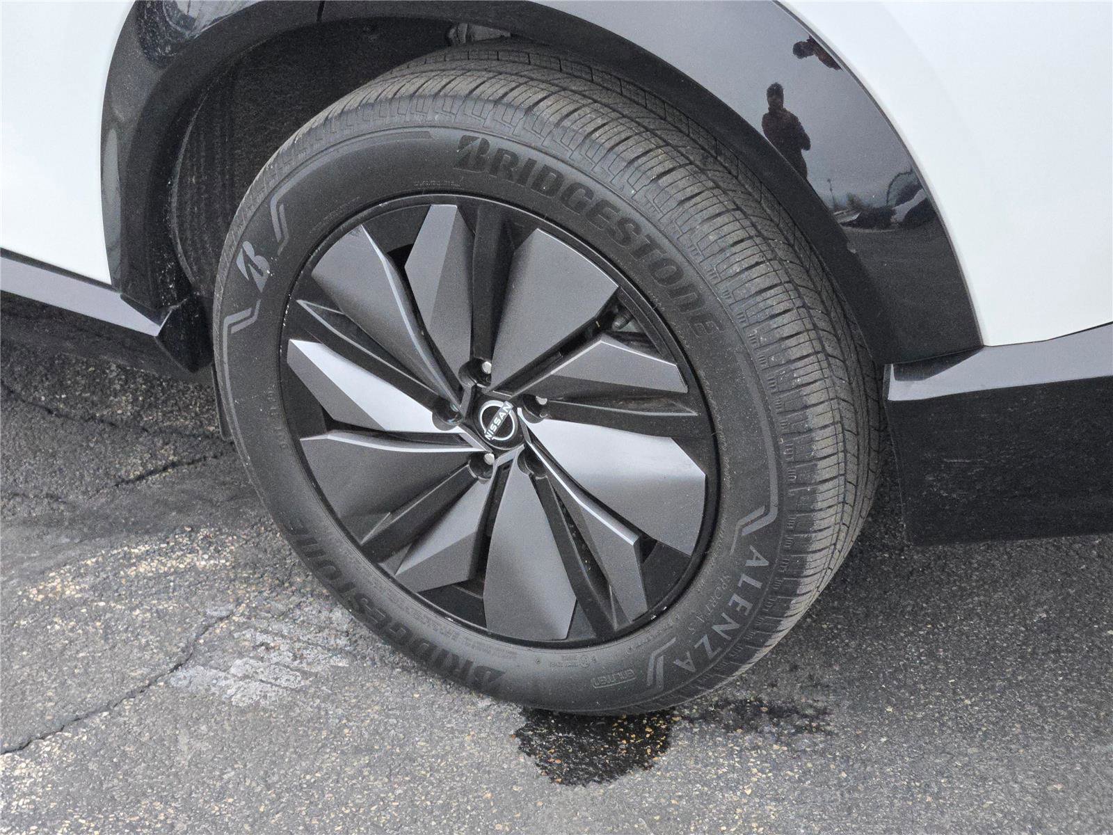 Used 2023 Nissan Ariya AWD image 19