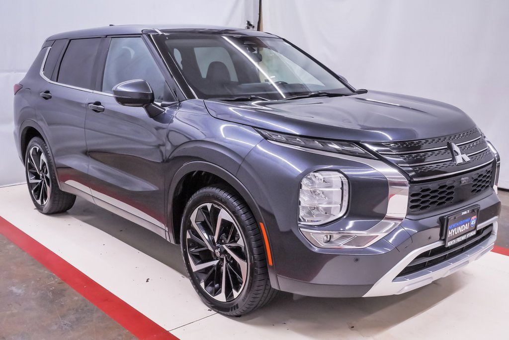 Used 2024 Mitsubishi Outlander SE image 5