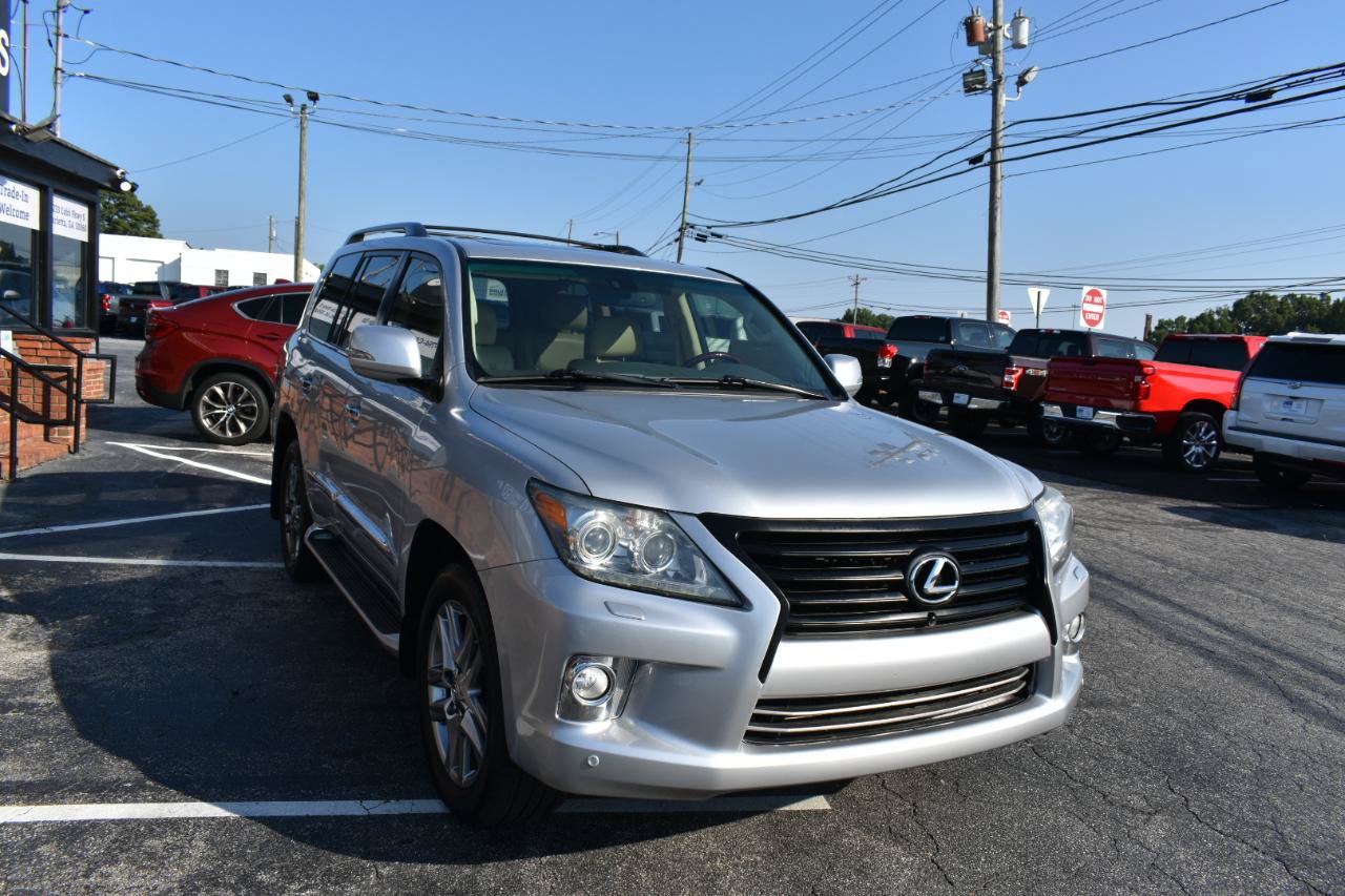 Used 2013 Lexus LX 570 4WD w/ Luxury Pkg image 2