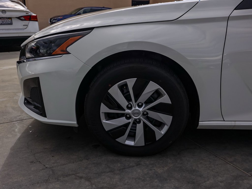 Used 2025 Nissan Altima 2.5 S image 11