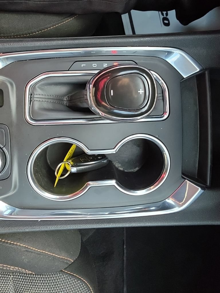 Used 2018 Chevrolet Traverse LT FWD image 18