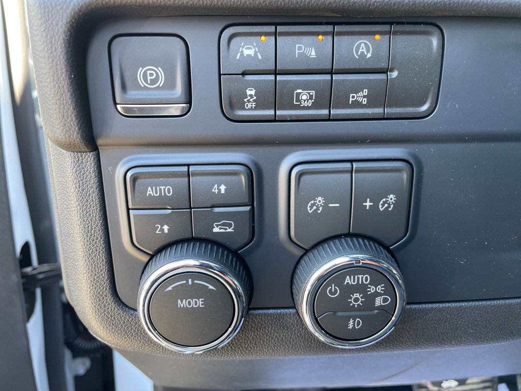 New 2026 Chevrolet Suburban Premier image 8