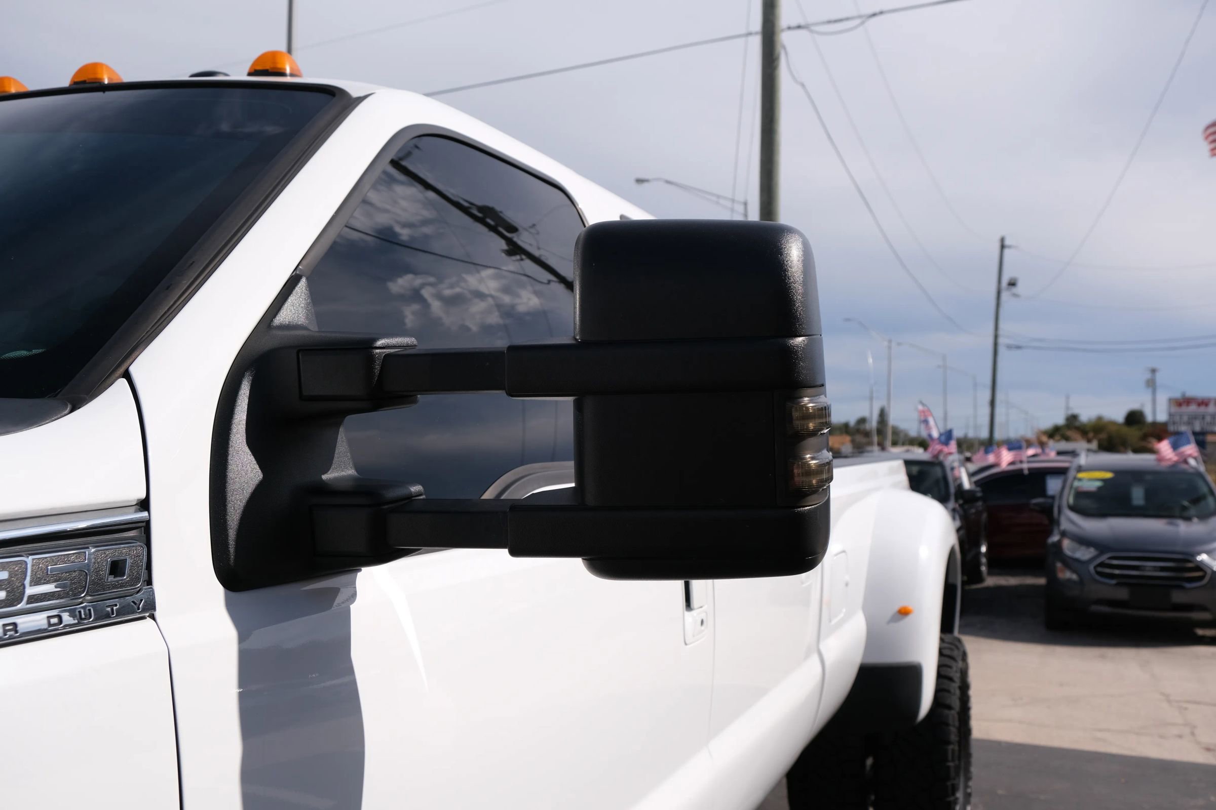 Used 2015 Ford F350 Lariat w/ Lariat Interior Package image 15