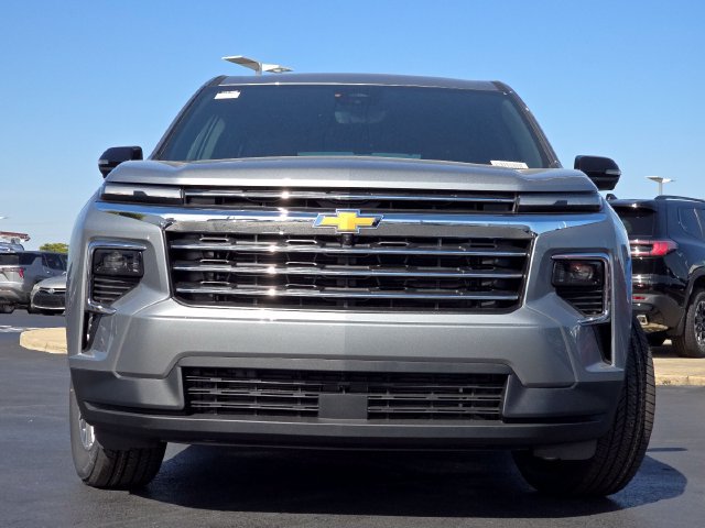 New 2027 Chevrolet Traverse LT w/ Driver Confidence Package FWD image 11