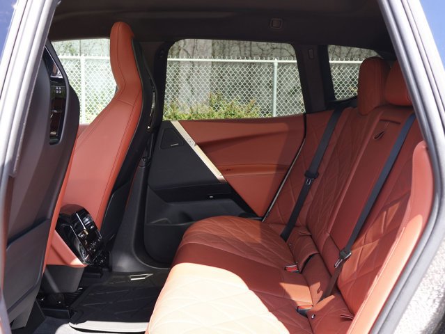 Used 2023 BMW iX xDrive50 w/ Premium Package image 26