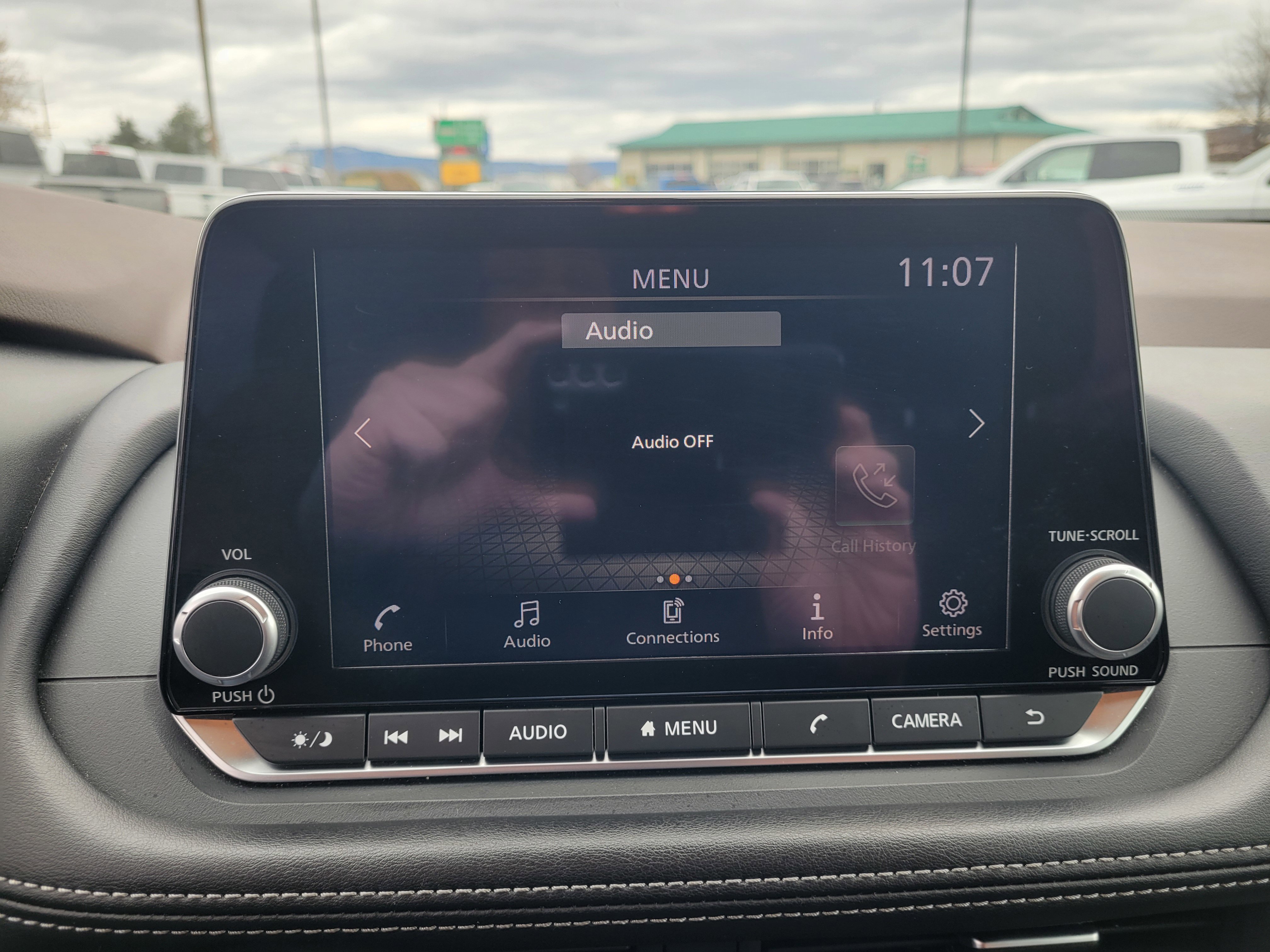 Used 2023 Nissan Rogue S AWD/4WD image 9