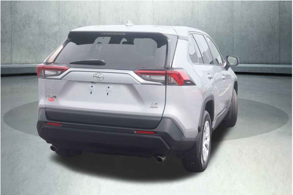 Used 2023 Toyota RAV4 LE AWD/4WD image 11