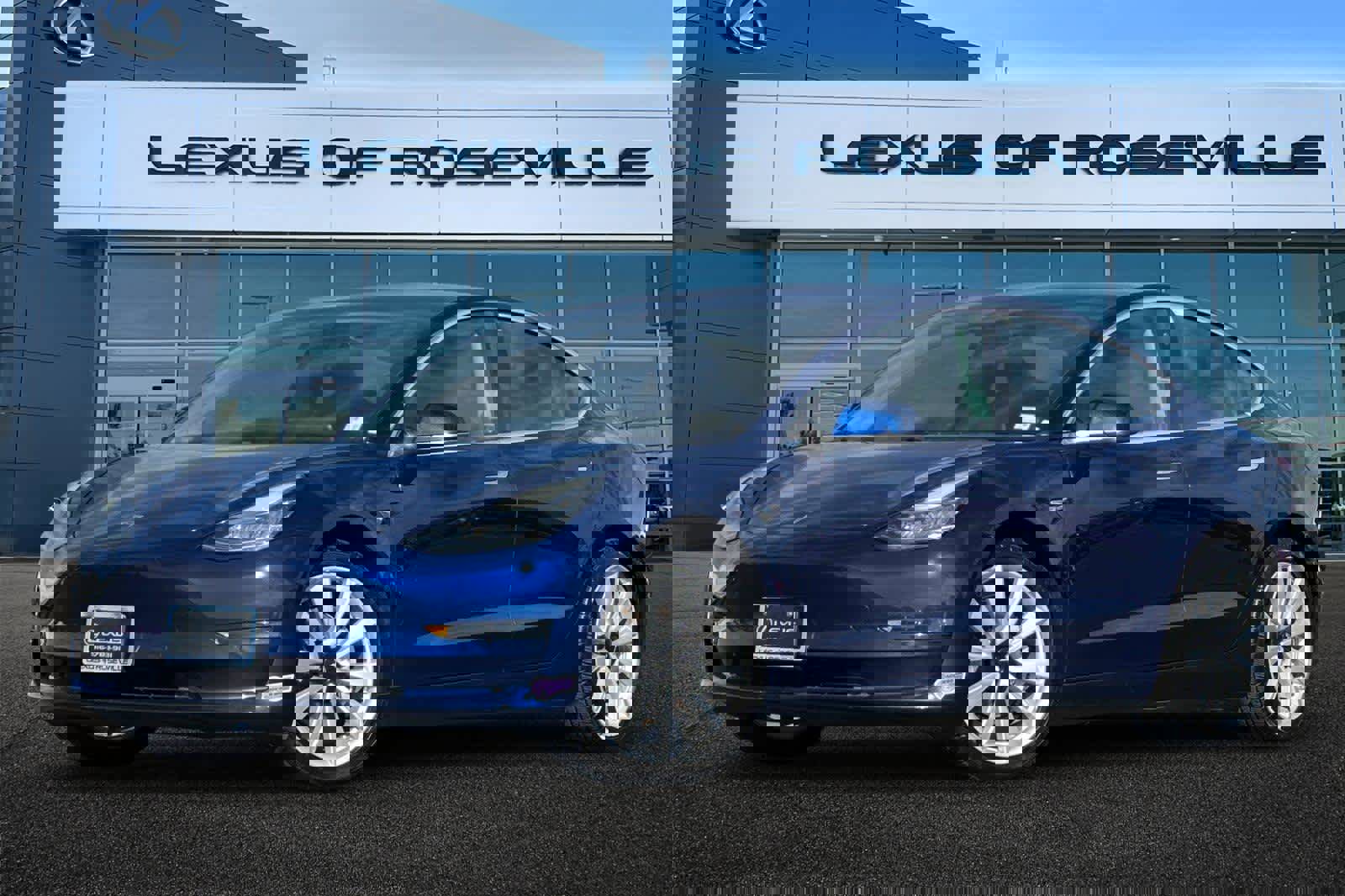 Used 2019 Tesla Model 3 Standard Range Plus image 1