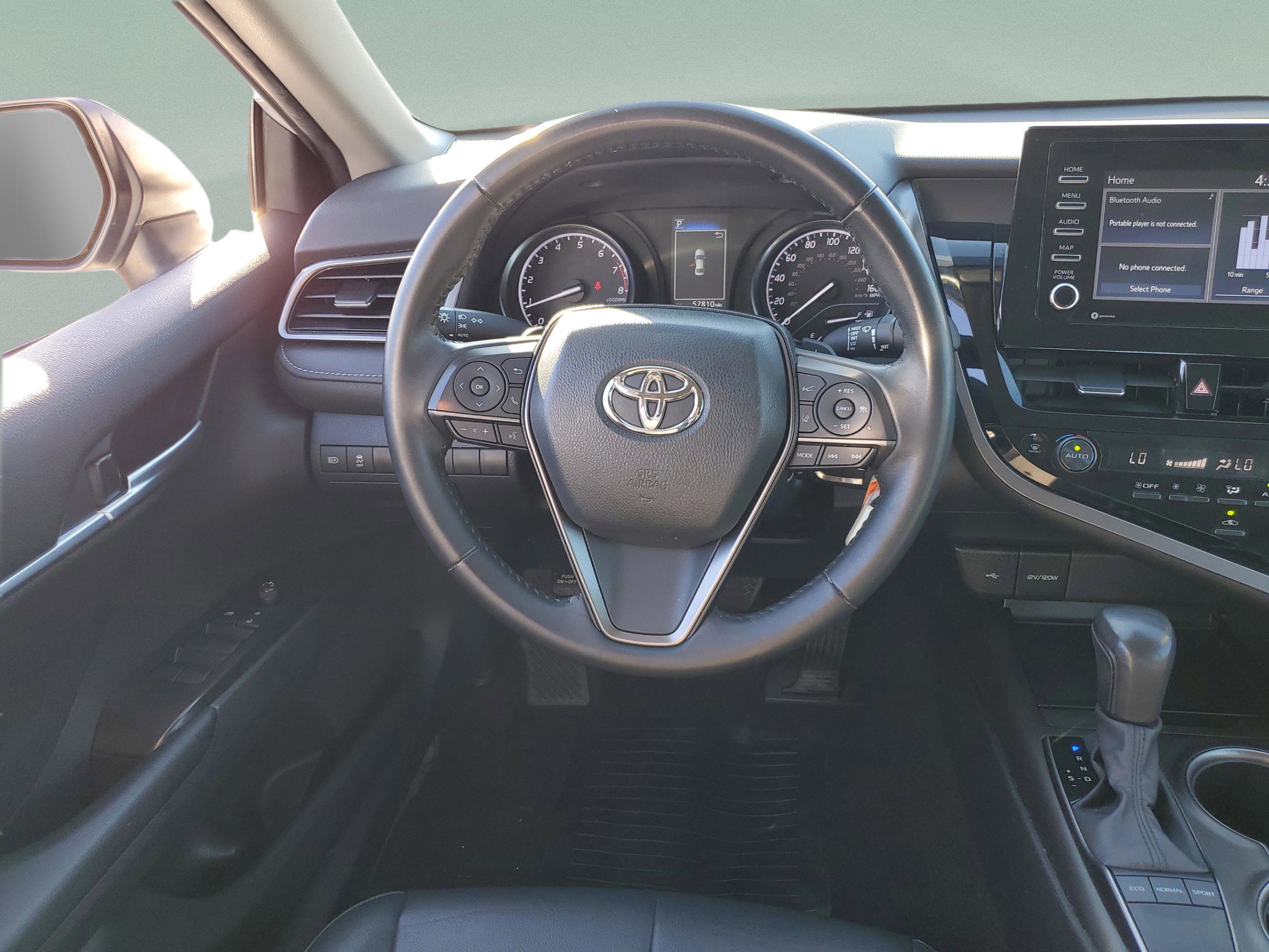Used 2024 Toyota Camry SE image 11