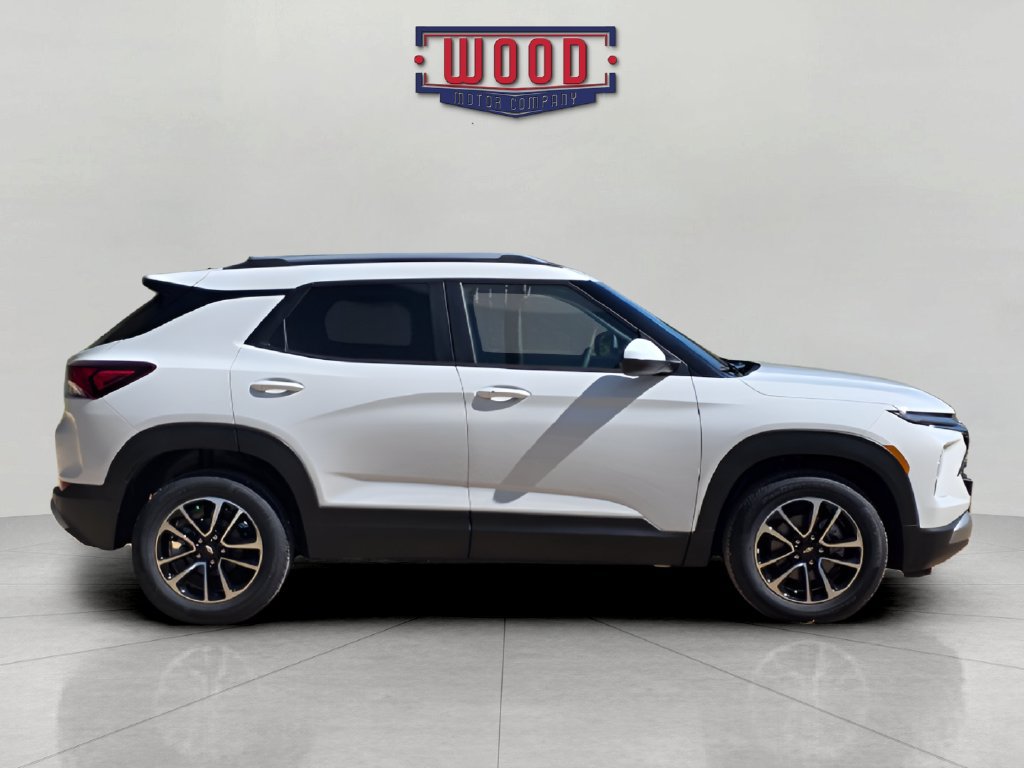 New 2026 Chevrolet TrailBlazer LT w/ LT Cold Weather Package FWD image 2
