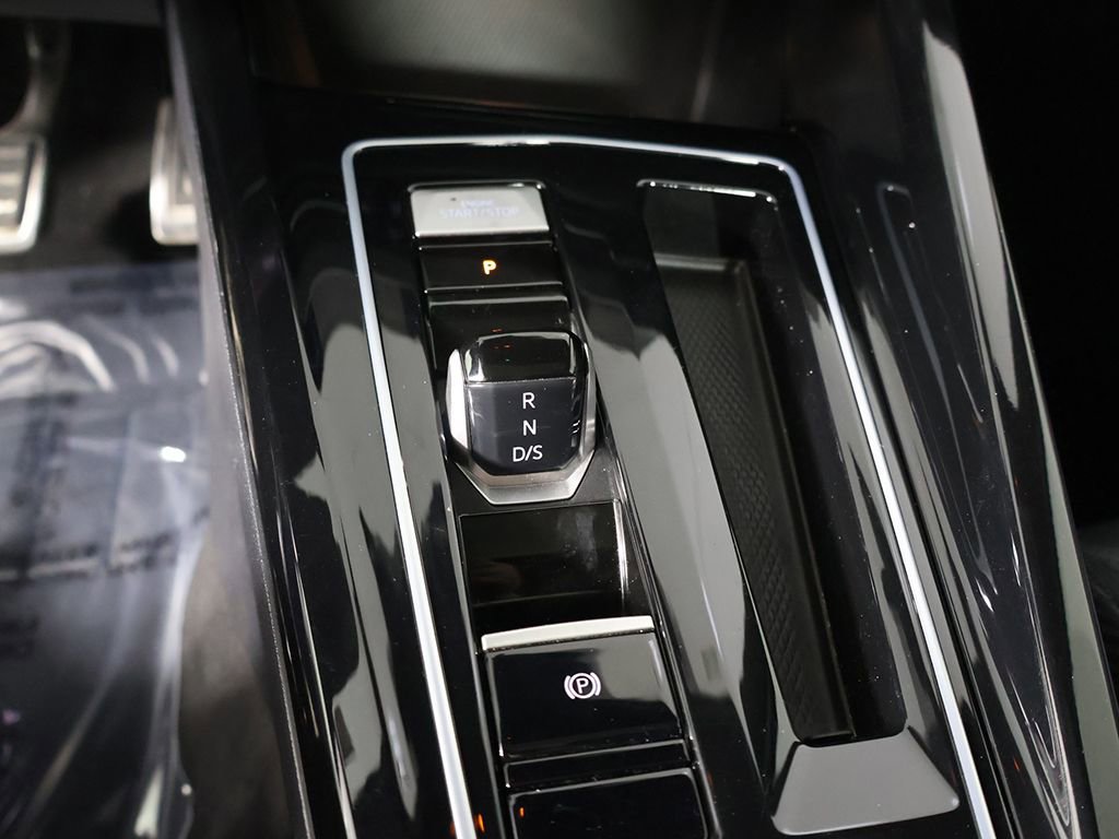 Used 2024 Volkswagen Golf R AWD/4WD image 50