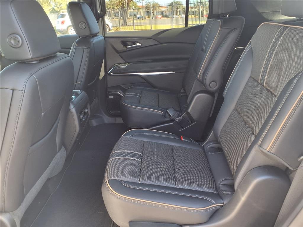 New 2026 Chevrolet Traverse High Country image 7