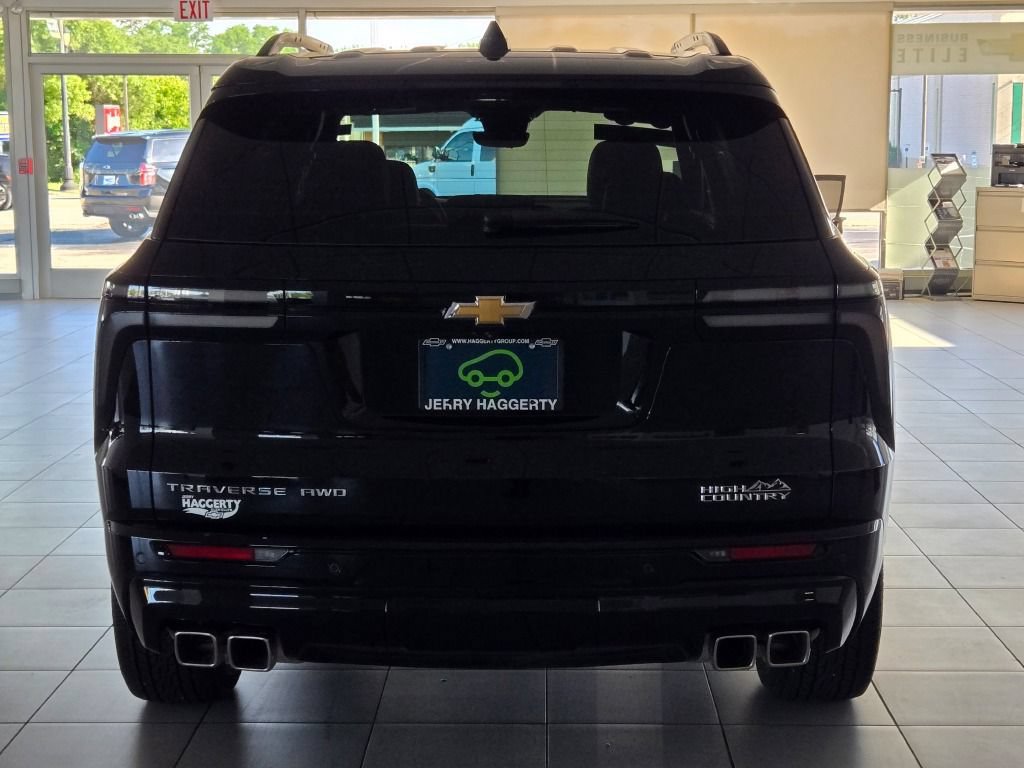 Certified 2025 Chevrolet Traverse High Country w/ LPO, Floor Liner Package AWD/4WD image 13