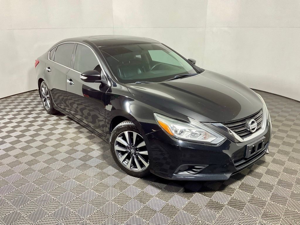 Used 2016 Nissan Altima 2.5 SL w/ Moonroof Package image 6