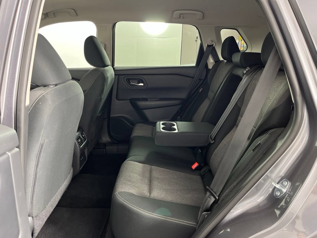 Used 2025 Nissan Rogue SV FWD image 24