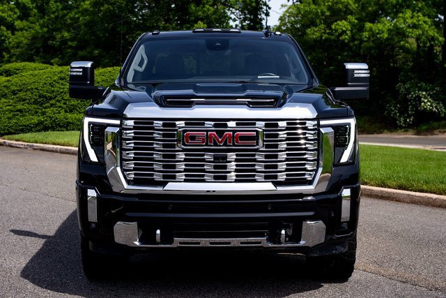 Used 2024 GMC Sierra 3500 Denali w/ Denali Reserve Package image 13