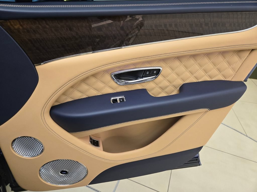 Certified 2023 Bentley Bentayga AWD/4WD image 26
