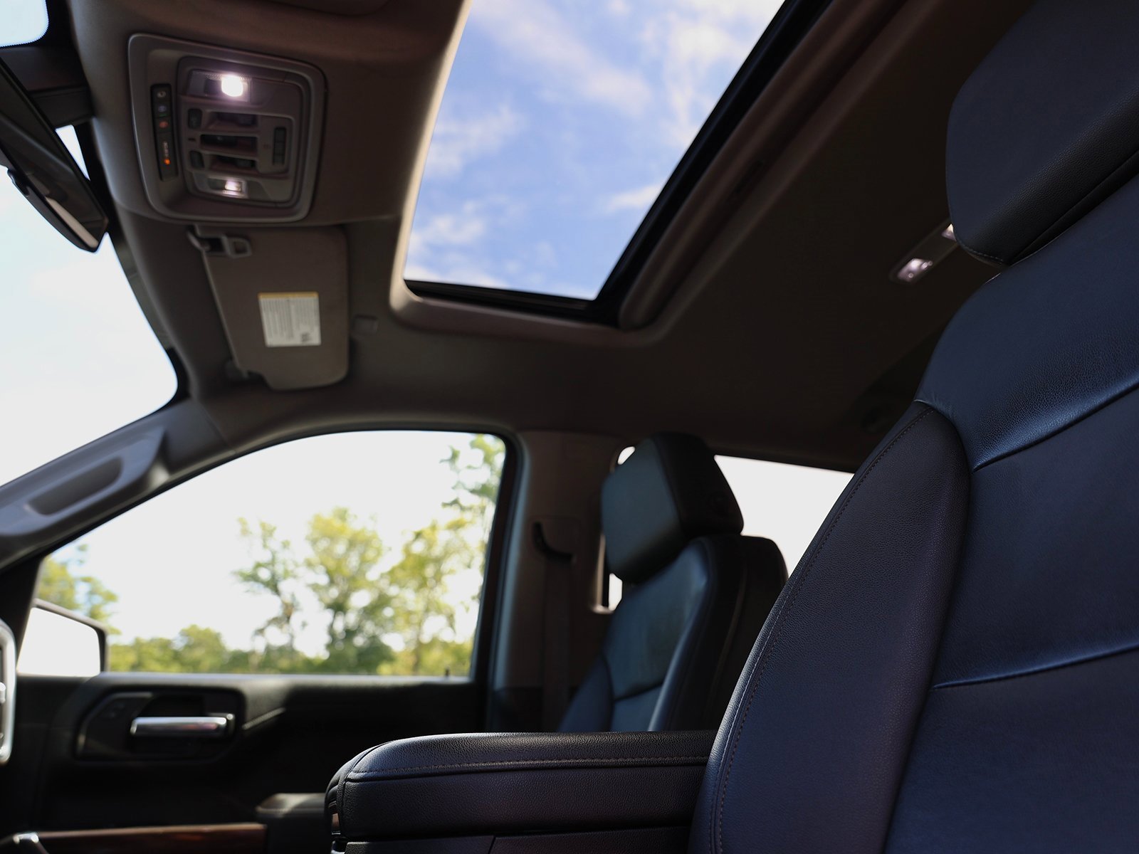 Used 2022 Chevrolet Silverado 1500 RST w/ Convenience Package II image 4