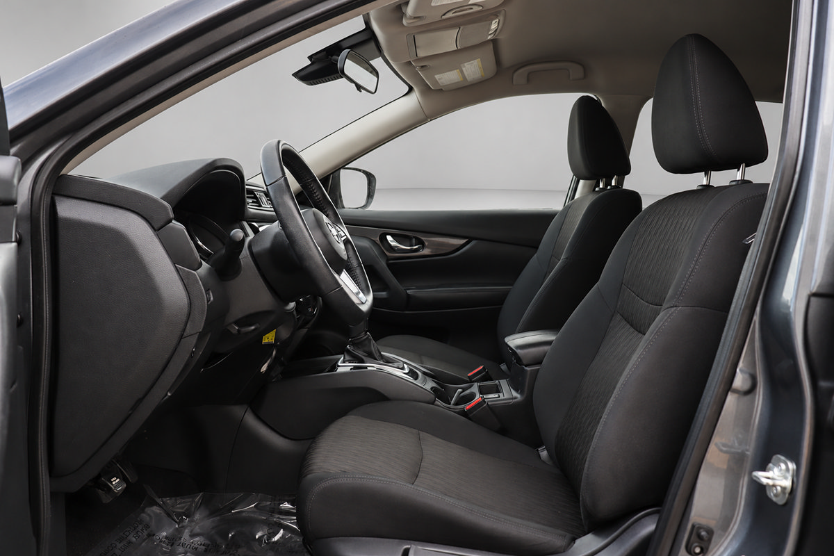 Used 2020 Nissan Rogue S w/ Special Edition Package FWD image 25