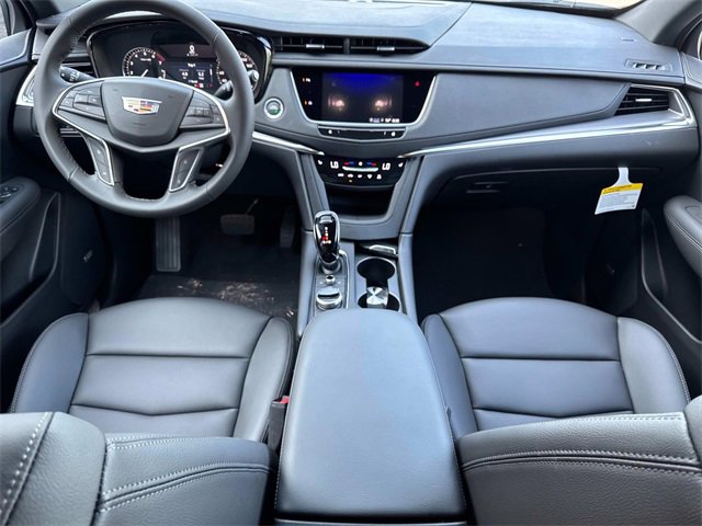 New 2025 Cadillac XT5 Luxury image 14