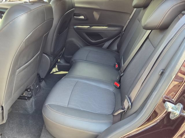 Used 2020 Chevrolet Trax LT w/ LT Convenience Package FWD image 13