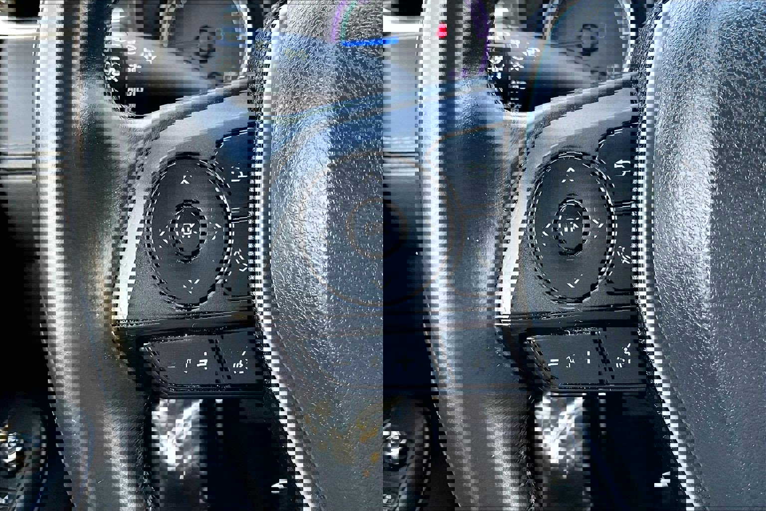 Used 2021 Toyota Venza LE image 17