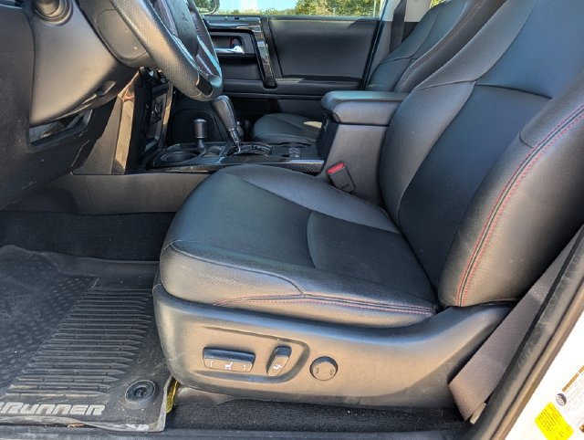 Used 2020 Toyota 4Runner Venture AWD/4WD image 36