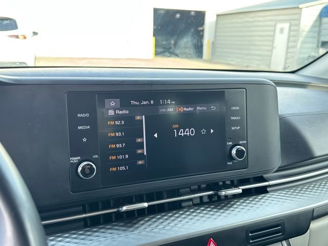 Used 2023 Kia Carnival LX image 19