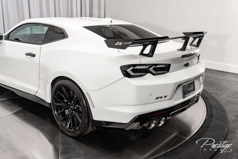 Used 2022 Chevrolet Camaro ZL1 image 18