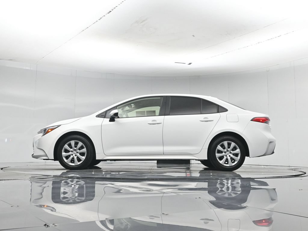 Used 2026 Toyota Corolla LE w/ Carpet Mat Package (TMS) FWD image 8