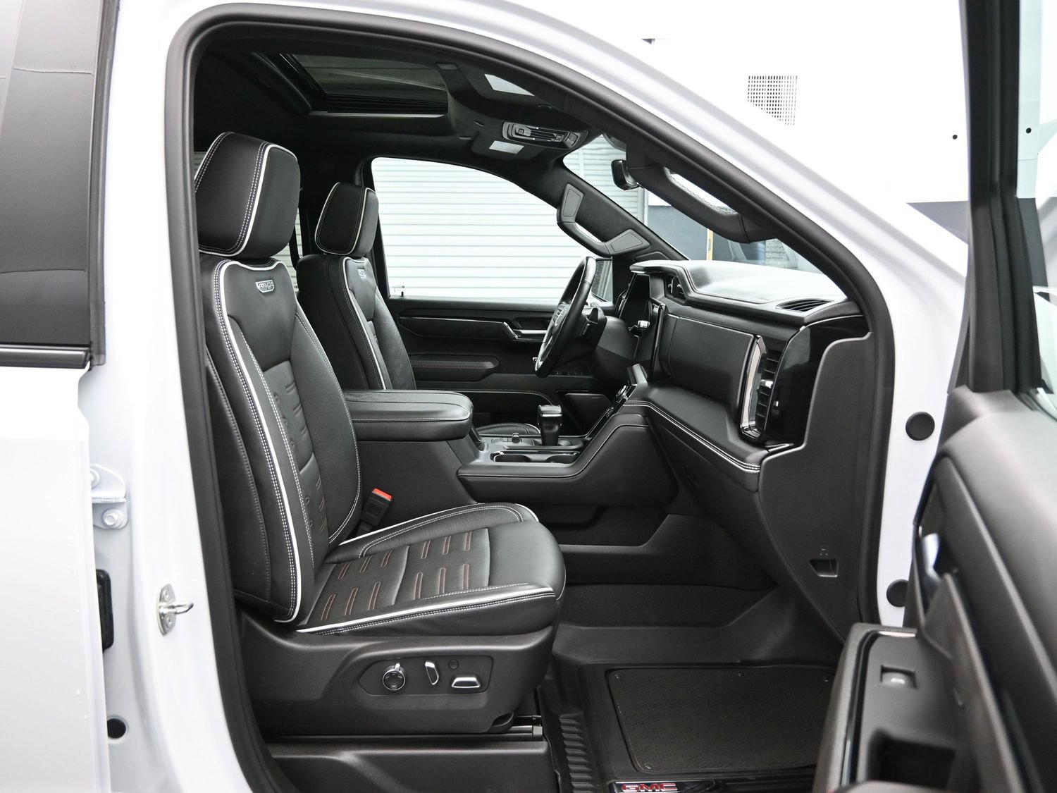 Used 2024 GMC Sierra 1500 AT4X AWD/4WD image 13