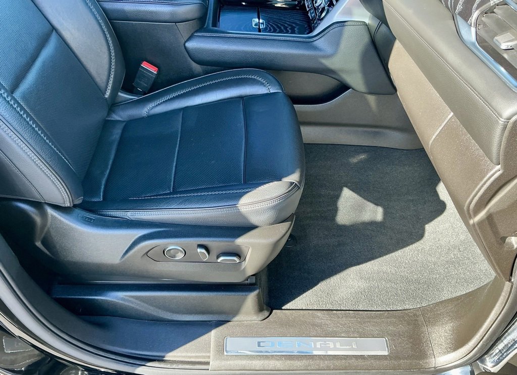 Used 2021 GMC Yukon XL Denali image 23