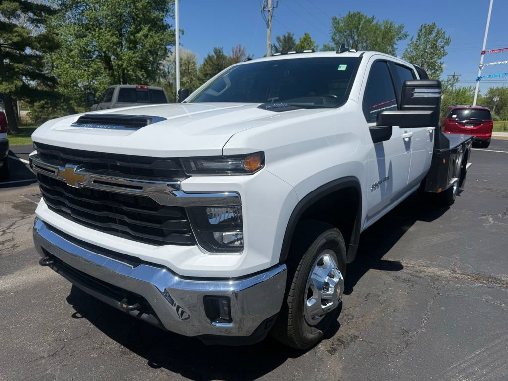 Used 2024 Chevrolet Silverado 3500 LT w/ Convenience Package AWD/4WD image 7