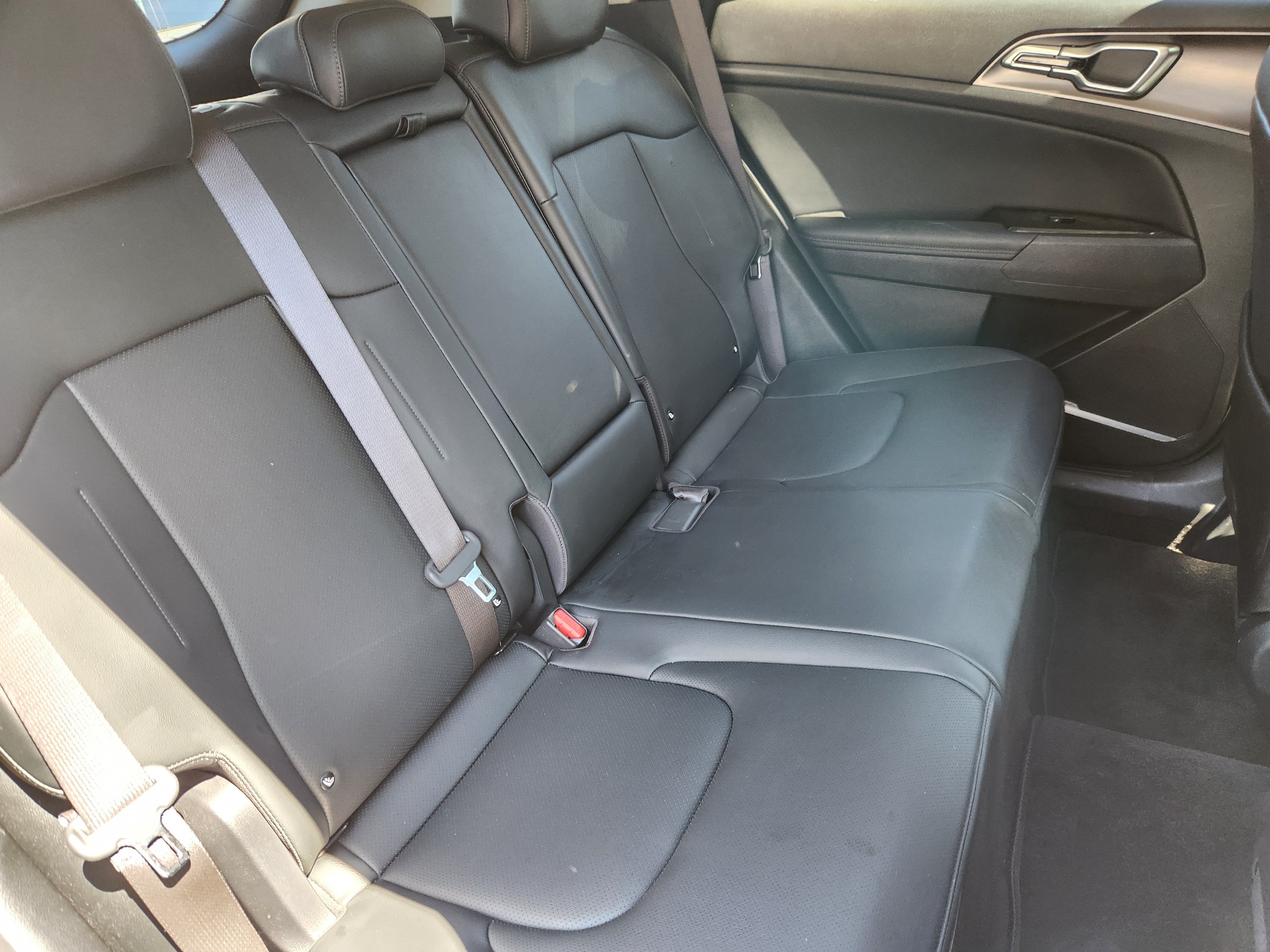 Used 2023 Kia Sportage EX AWD/4WD image 16