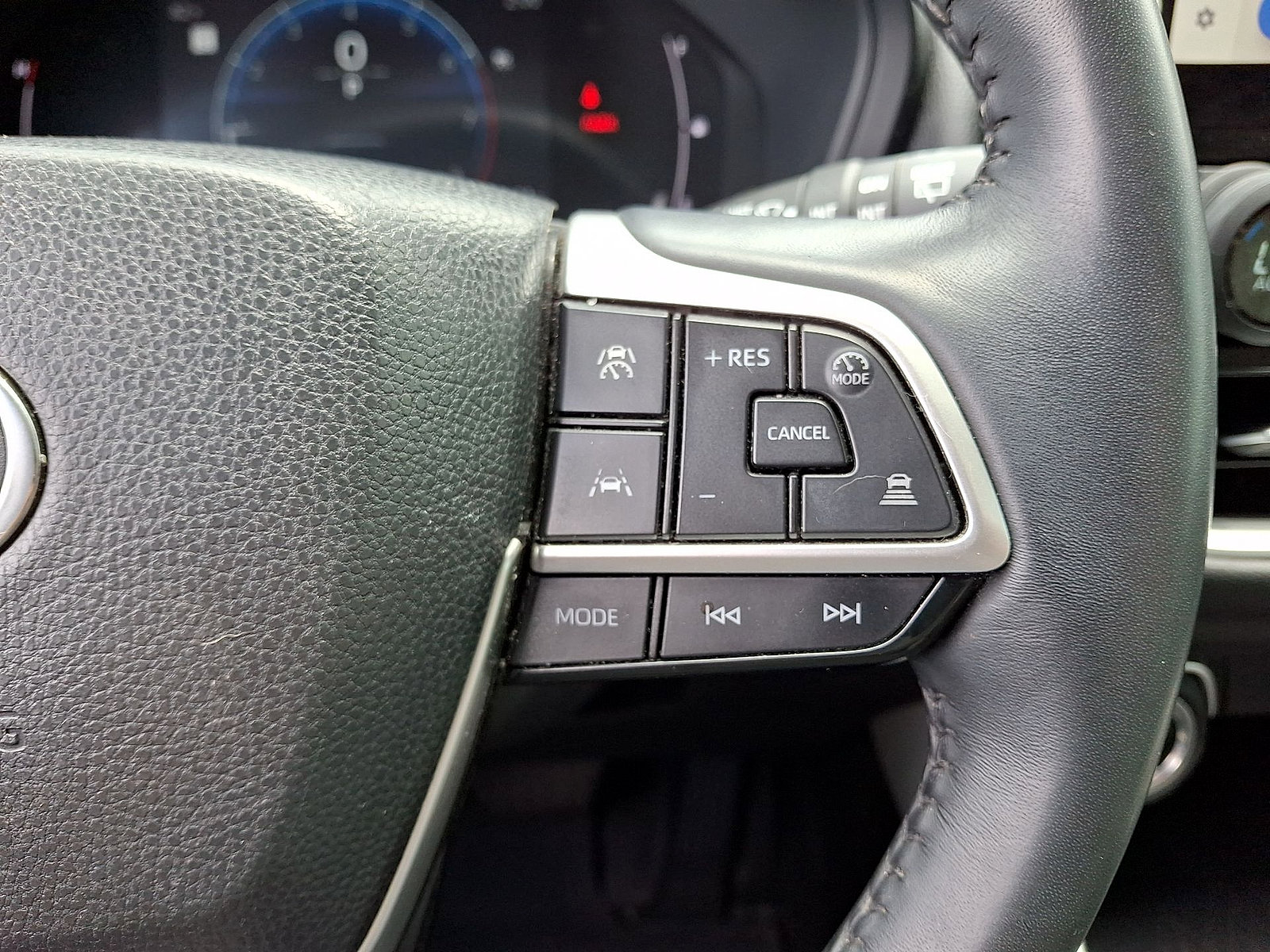 Used 2024 Toyota Grand Highlander AWD image 18
